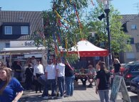 Volksfest der Ortsgemeinschaft Gleuel mit Maibaumaufstellung 