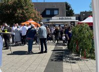 Volksfest der Ortsgemeinschaft Gleuel mit Maibaumaufstellung 